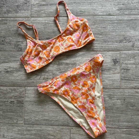 TRIANGL Floral Bikini Set - Picture 1 of 5